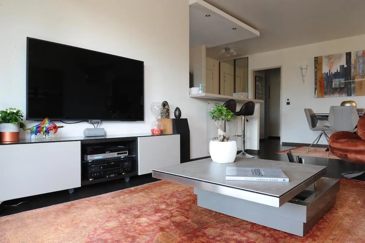 Apartment In Park With Pool Cannes 0*,