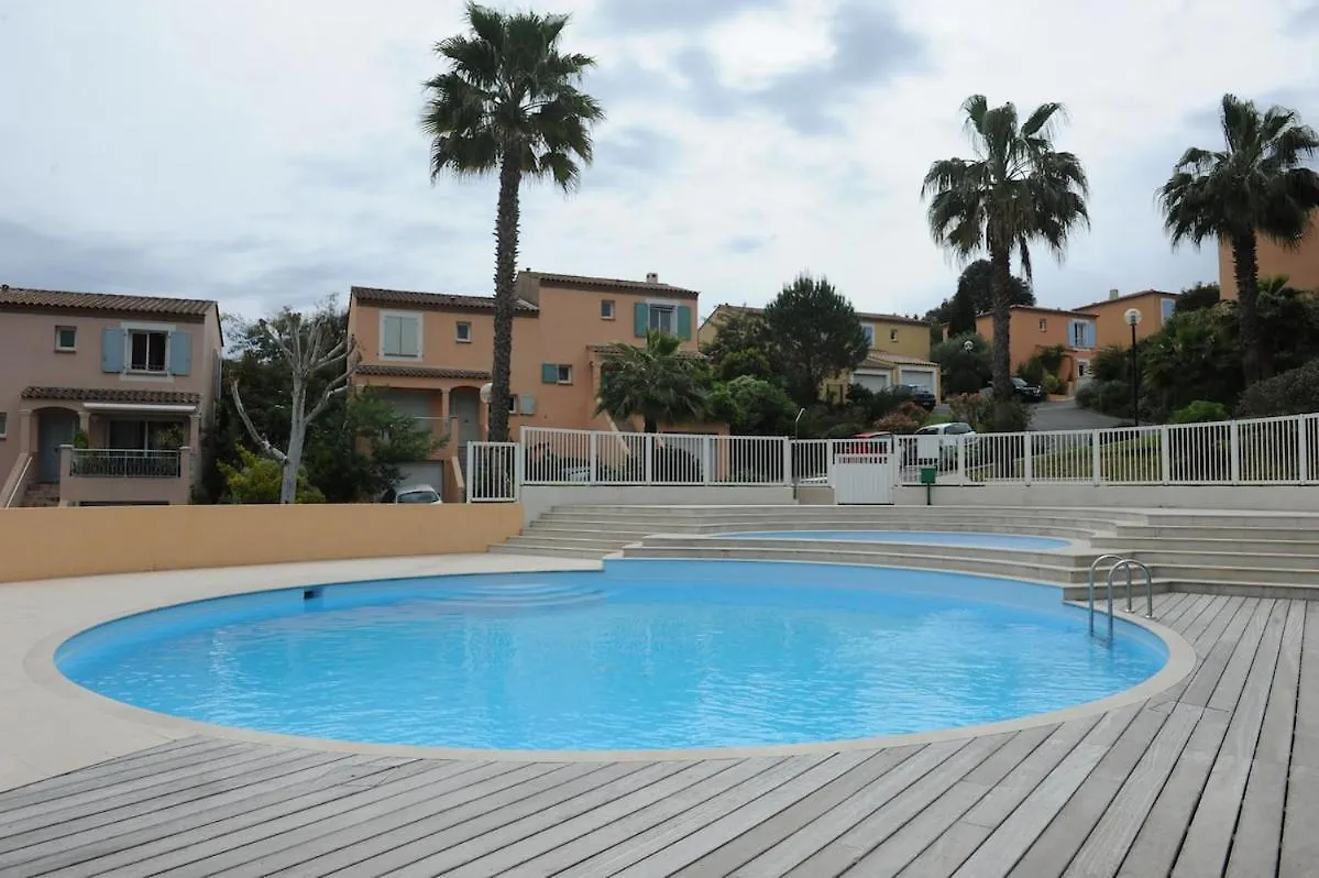 Apartment In Park With Pool Cannes